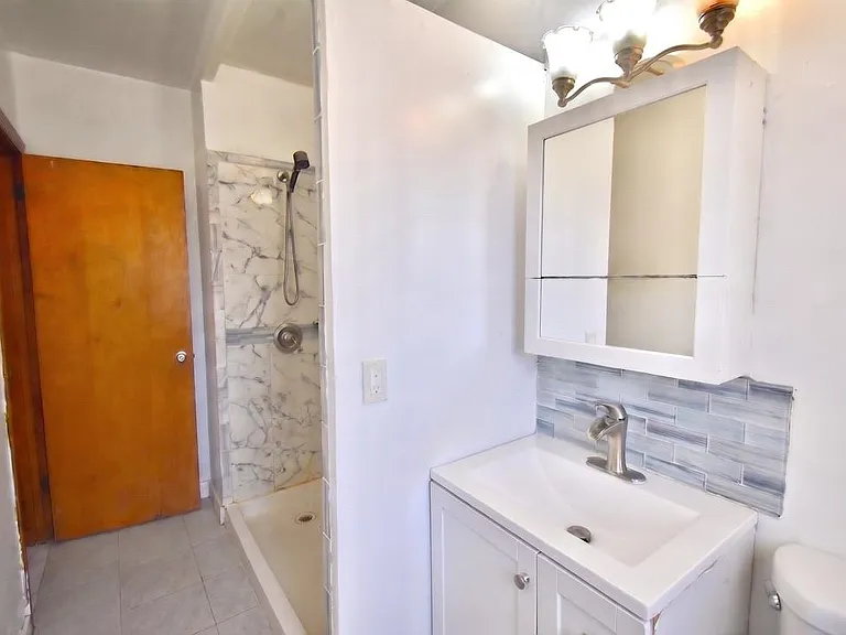 196 W 52nd St #2 — Photo 7