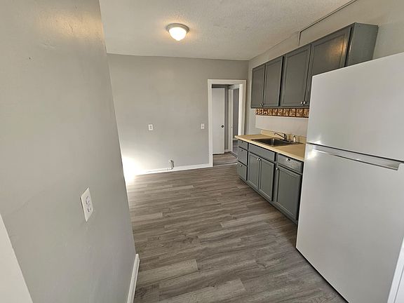 3rd image of 199 Hill St #2