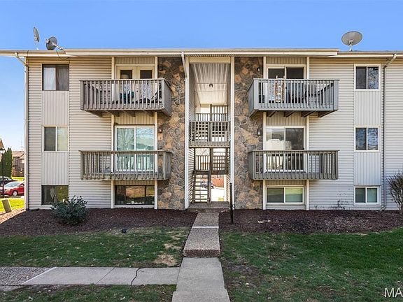 2nd image of 113 Lemans Ct #113
