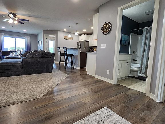 2nd image of 114 Willow Cir
