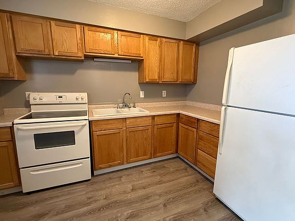 3rd image of 107 S Garr St