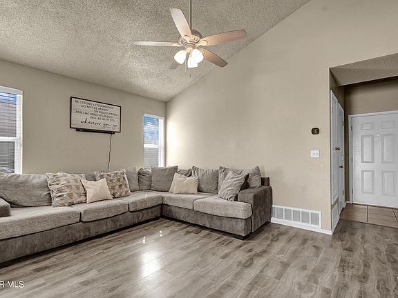 5th image of 463 Sunrise Hills Dr