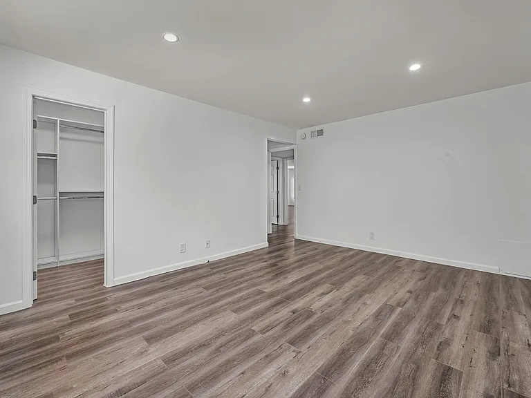 1432 Saltair Ave — Photo 42