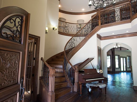 4th image of 5707 Morlaix Ct