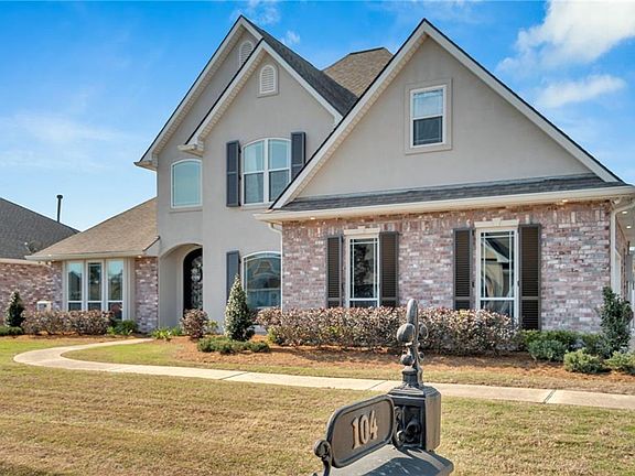 4th image of 104 Live Oak Ln