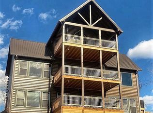 729 Bear Walk Way, Gatlinburg, TN 37738