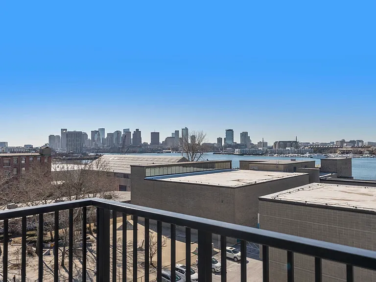 301 Border St #610 — Photo 6