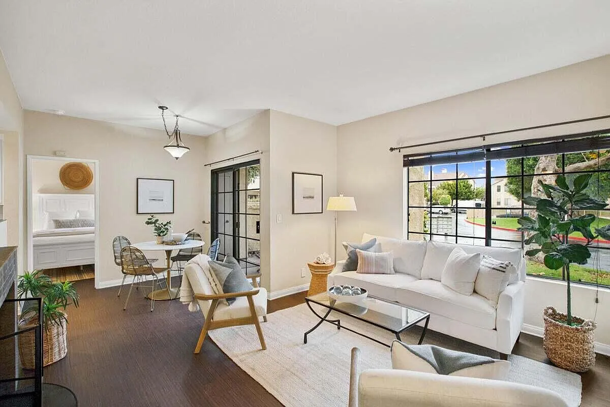 2 bed, 847 sqft, $3,995 — Photo 4