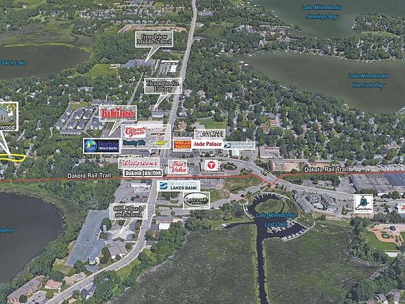 Close to Downtown Mound - Walkable to most everything.