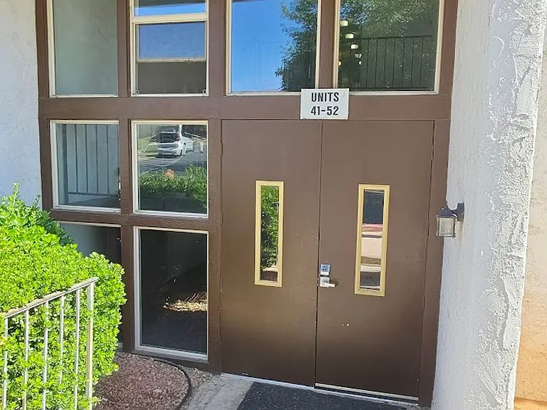 776 W Diagonal St #52 — Photo 2