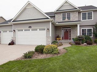 5742 Judge Rd, Bettendorf, IA 52722