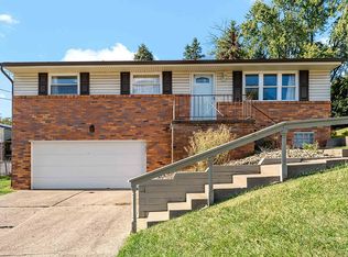 1005 Kentucky Blue Dr, West Mifflin, PA 15122