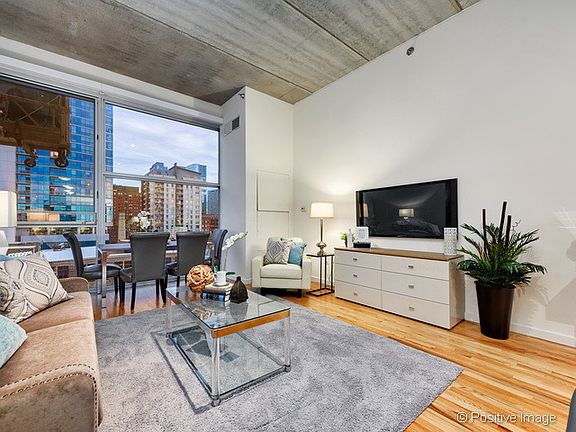 3rd image of 630 N Franklin St #1104