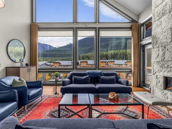 105 SW Stewart Creek Rise #404, Canmore, AB T1W 0J5