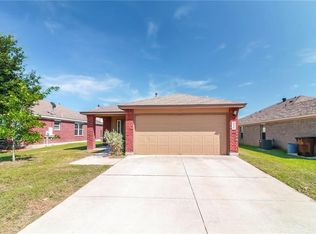 416 Summerside Ave, Lockhart, TX 78644
