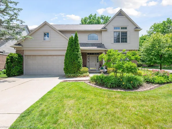 1055 Glenwood Ct, Bloomfield Hills, MI 48302