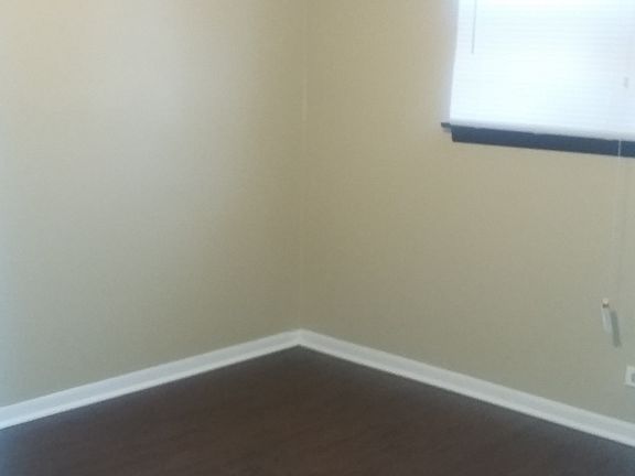 3rd image of 8109 S Ellis Ave #1C