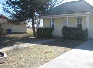 321 E Amos St, Hesston, KS 67062