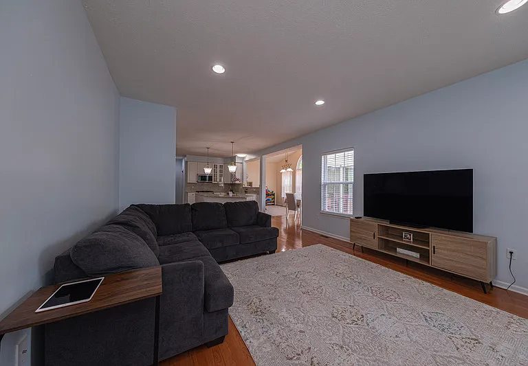 1909 Colonial Dr — Photo 8