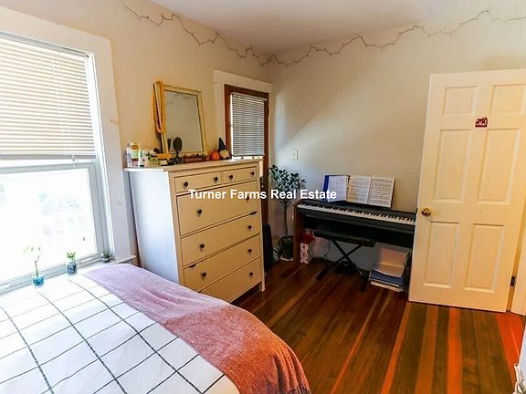 2nd image of 45 Bowdoin St