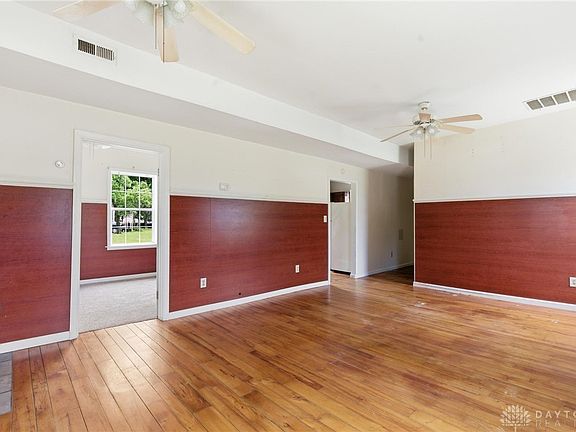 5th image of 300 Doan St
