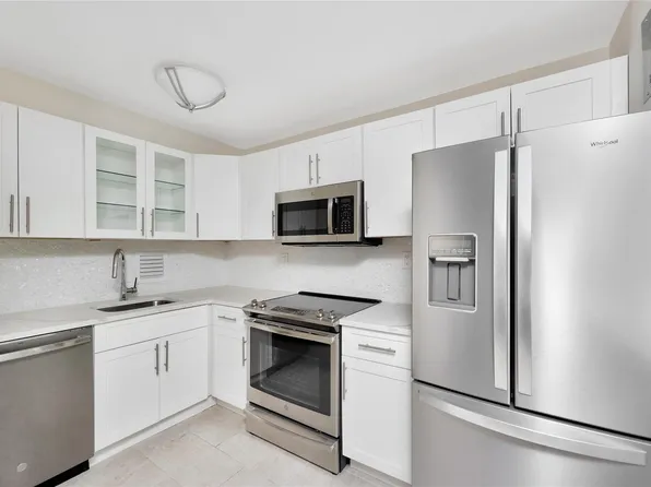 167-05 12 Ave Ave. #4B, Beechhurst, NY 11357