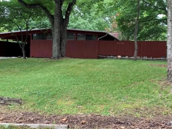 2501 Girard Ave, Leavenworth, KS 66048