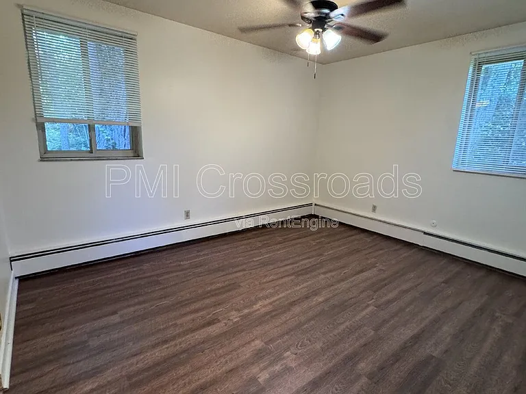 2323 Newton St #20 — Photo 7