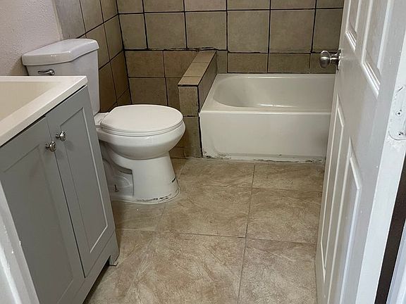 5th image of 1422-1444 E Kingsley Ave #1422-1