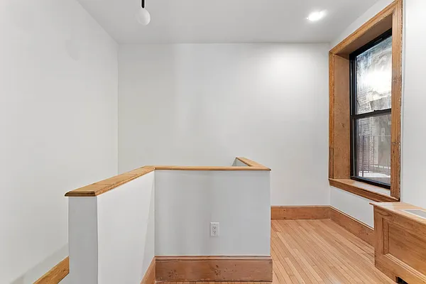 Rented by Artifact.co | media 7