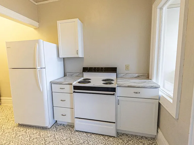 16 1/2 Minnesota Ave E #9 — Photo 7