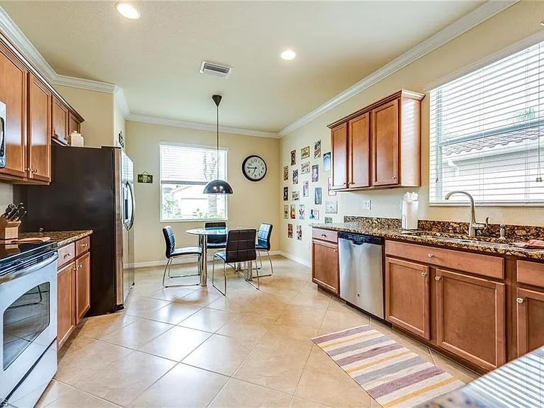 14796 Canton Ct — Photo 7