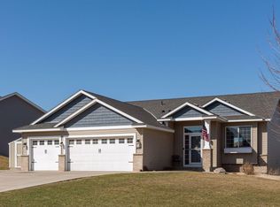 1120 Jasmine Ln, Jordan, MN 55352