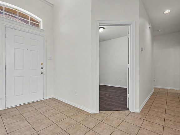 4th image of 4549 Woodbluff Dr