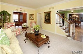 3rd image of 936 Town And Country Estate Ct