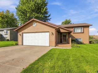 627 N Solar Dr, Sioux Falls, SD 57103