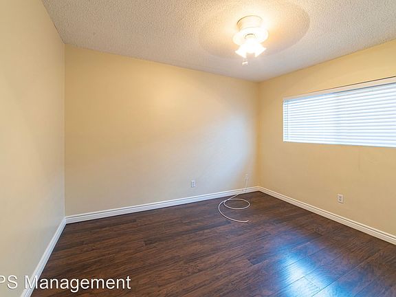 5th image of 246 E 47th St