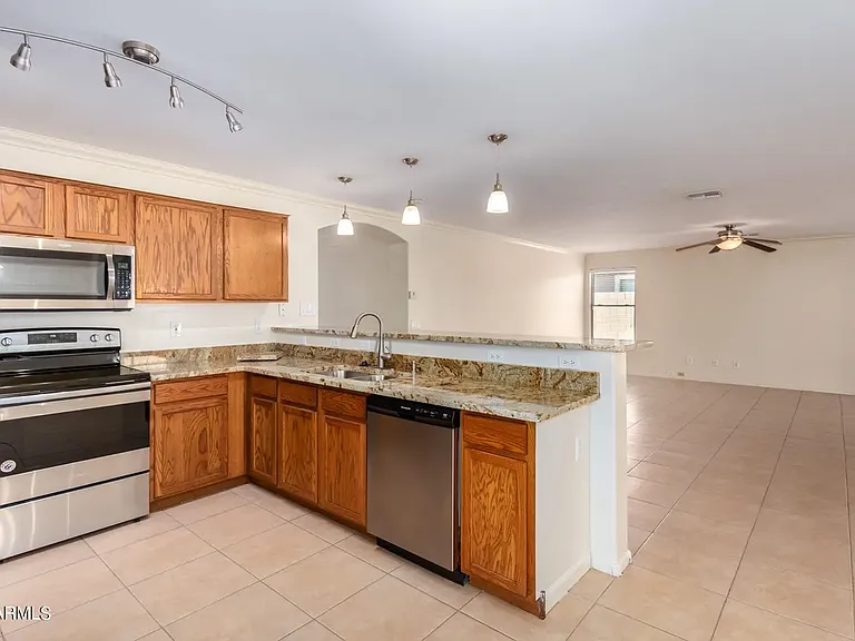 641 S 153rd Ln — Photo 5