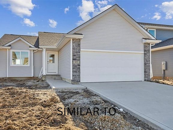 2nd image of 218 S Walnut Dr