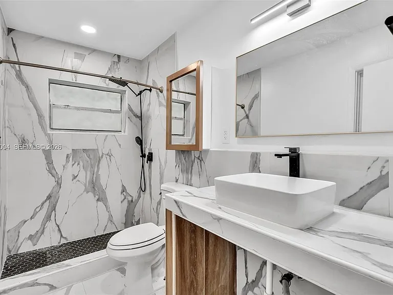 1517 NW 8th Ave #1517 — Photo 24