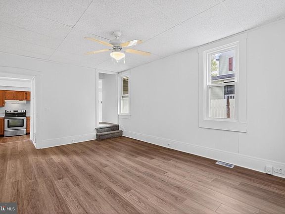 2nd image of 2147 Cloverleaf Rd
