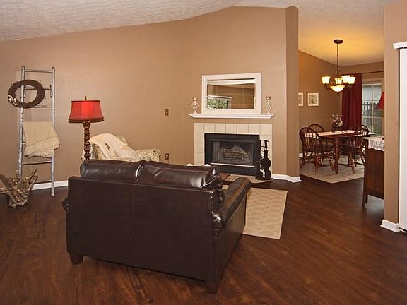 4th image of 1760 Park North Ln