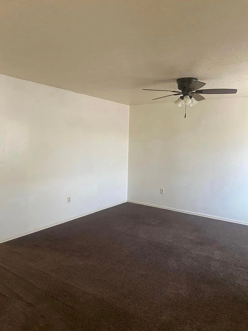 1602 SW B Ave — Photo 3