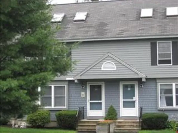 8 Northwood Dr, Portland, ME 04103