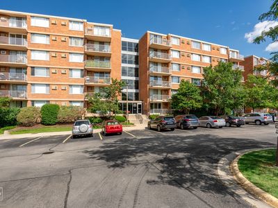 2201 S Stewart Ave APT 4J, Lombard, IL, 60148