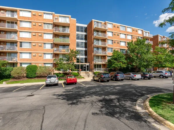 2201 S Stewart Ave APT 4J, Lombard, IL 60148