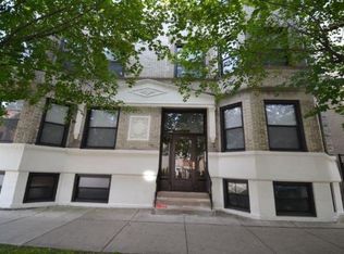 901 W Sheridan Rd #1, Chicago, IL 60613