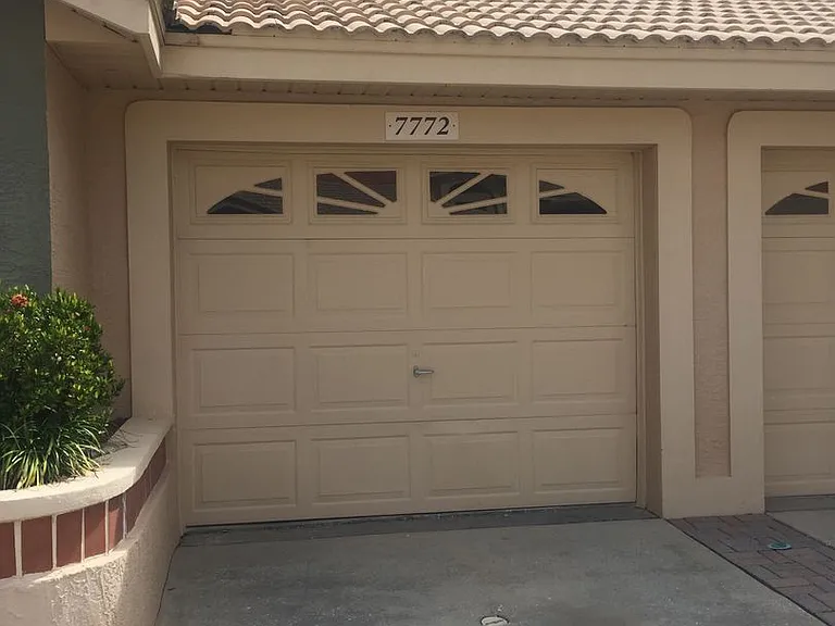 7772 Sugar Bend Dr — Photo 2