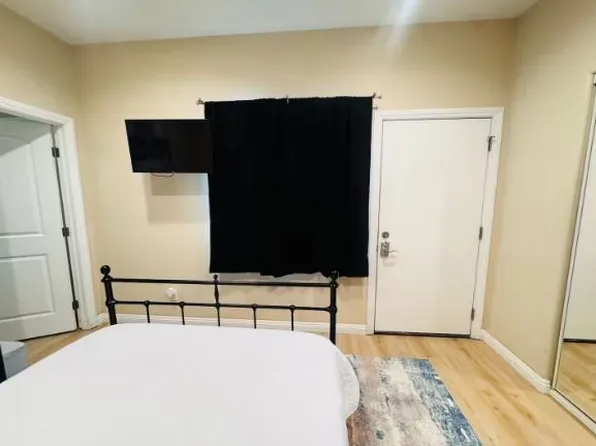 (undisclosed Address), Santa Ana, CA 92704