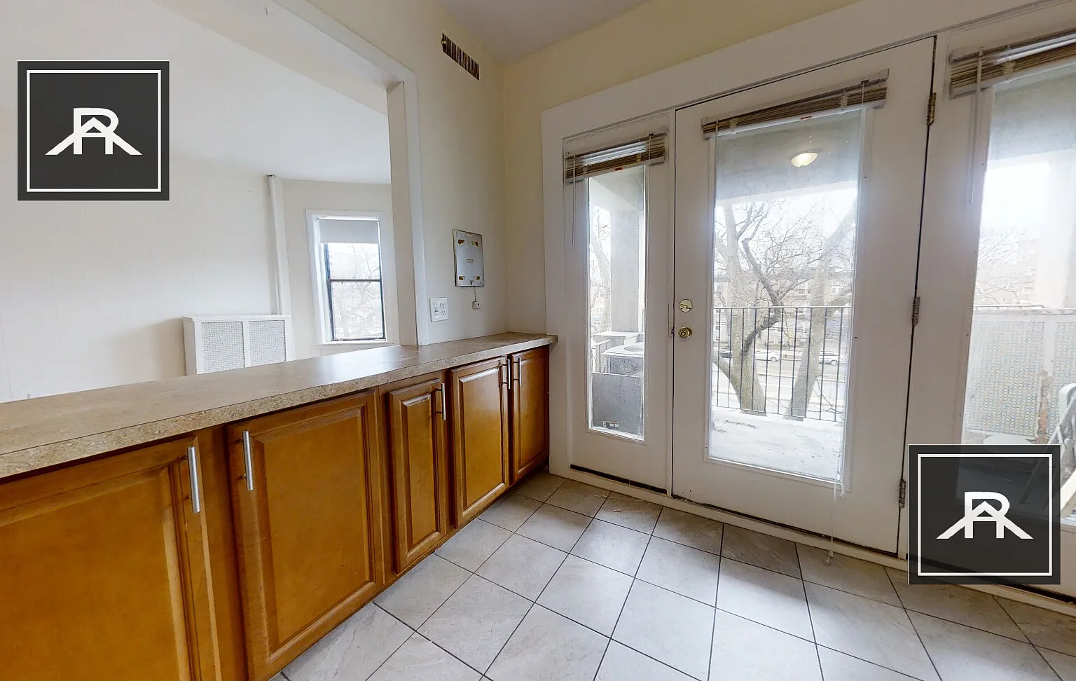 3 bed, 1.5 bath, $4,100 — Photo 2